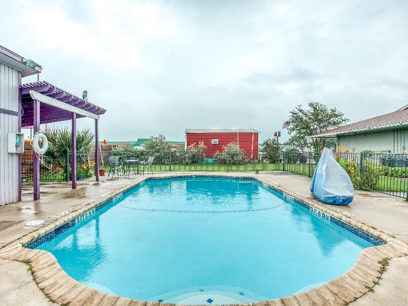 Oyo Hotel San Antonio East Exterior photo